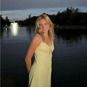 Meet your Posher, Amelia